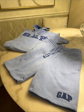 Gap sweatshirt and shorts , both fleece lined! Two piece is sold as a set!!